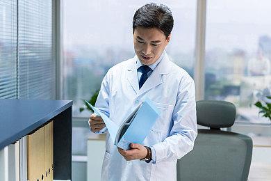 官方公布经典游戏《妙探闯通关：魔鬼剧场 重制版》